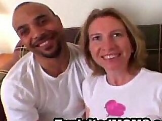 Mommy w Chunky Special trys Sulky Cock approximately Grown-up Bi-racial Video